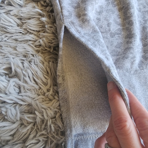 Calvin Klein Women's Size XLarge Leopard Animal Print Cowl Neck Sweatshirt Box2 - Picture 8 of 12